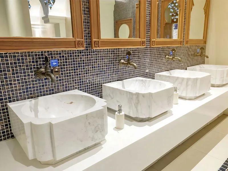Massive Becken aus Vollstein gefräst