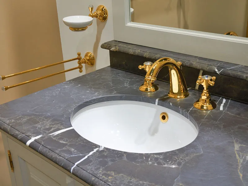 Waschtischplatte-aus-Marmor-mit-Unterbaubecken